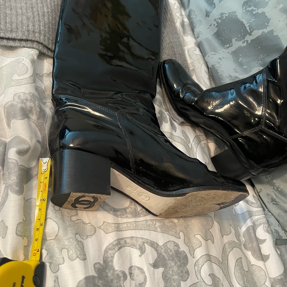 CHANEL Black Heeled Boots Leather Elegance - Picture 2 of 13